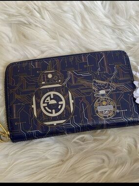 Disney Parks Star Wars Galaxy’s Edge Droid Depot Light up Wristlet Wallet